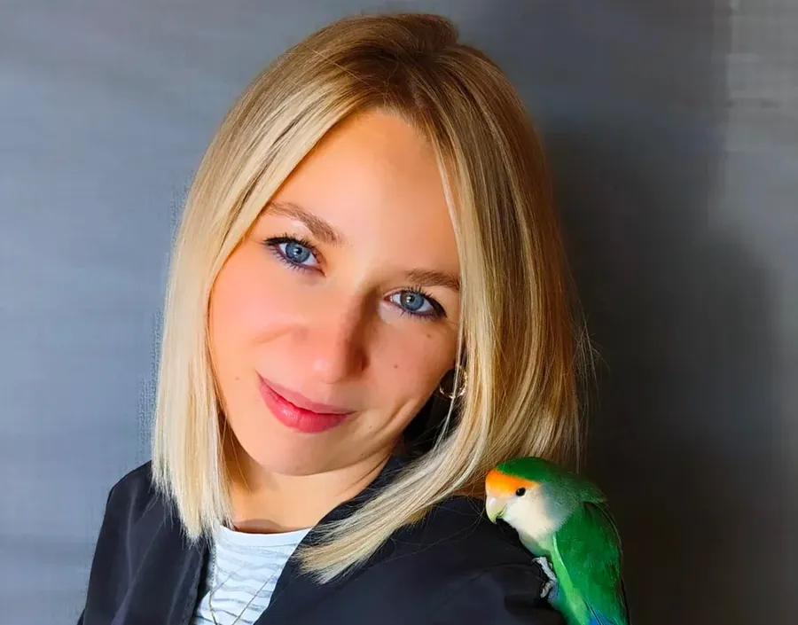 Charlyne, auxiliaire spécialisée vétérinaire à la Clinique de l'Élorn